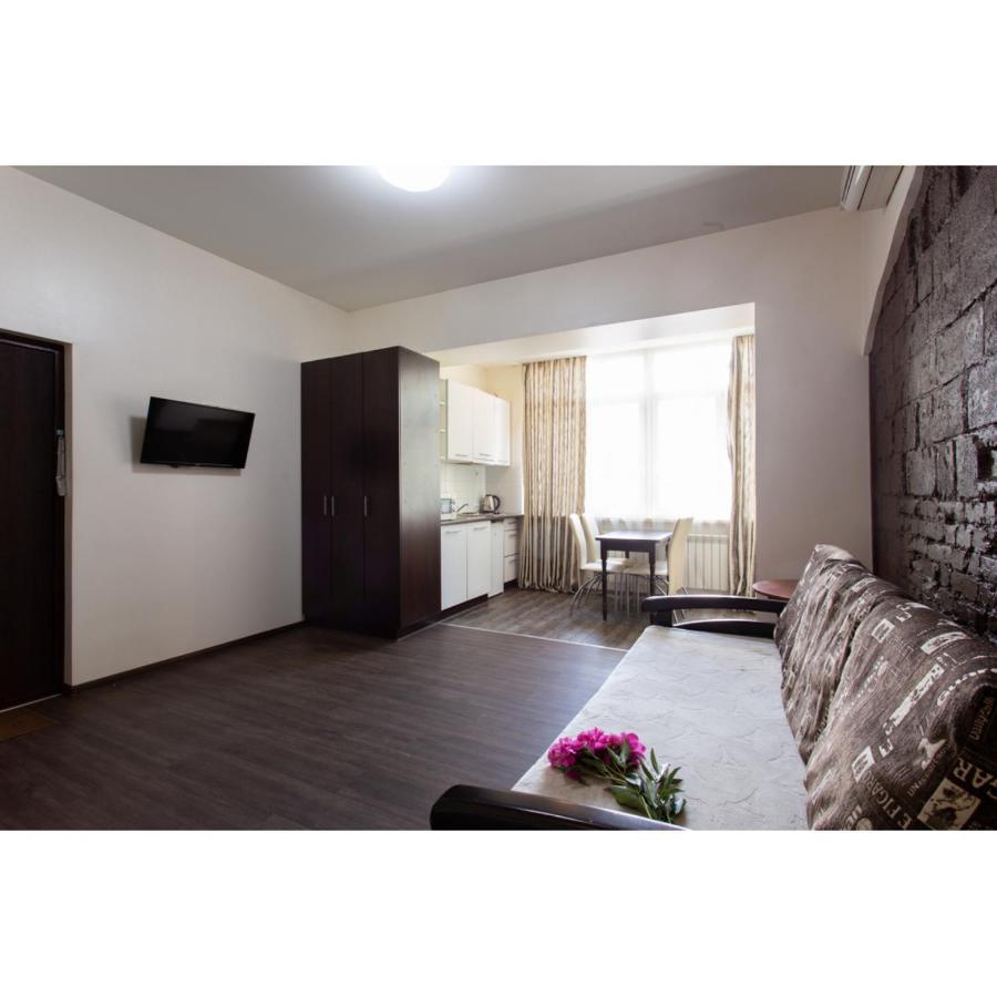 Studio Apartments In The City Center Kharkiv Extérieur photo