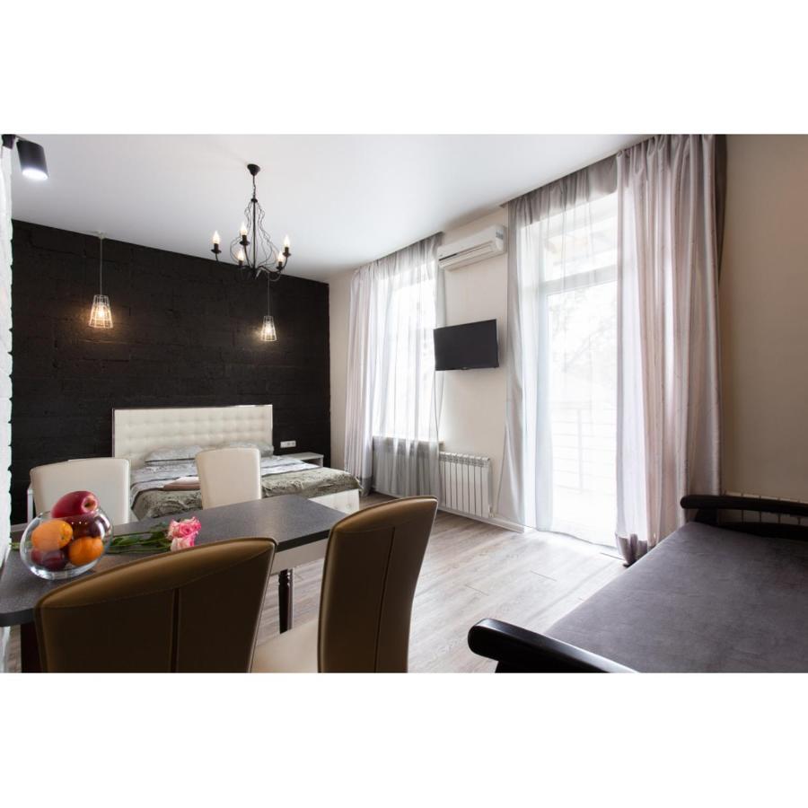 Studio Apartments In The City Center Kharkiv Extérieur photo
