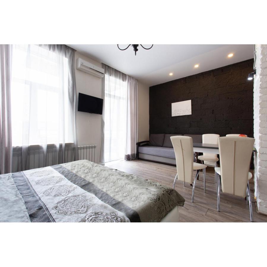 Studio Apartments In The City Center Kharkiv Extérieur photo